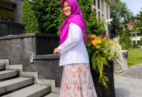 Hestining  Kurniastuti, Kepala Humas & Protokol UGM: Menjembatani Kepercayaan