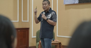 Praktisi PR Harus Cermat Agar Tidak Terjebak “Shadow Boxing”
