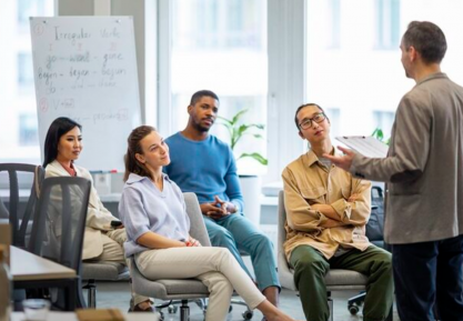 4 Pendekatan Teoritis dalam Praktik Komunikasi Korporat 