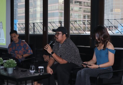 Meramu Strategi Komunikasi Melalui Intuisi, Data, dan AI