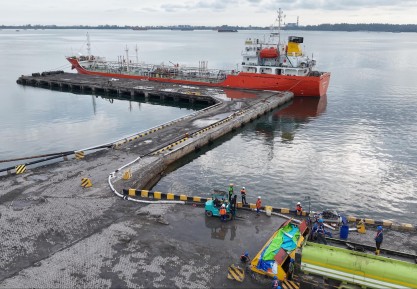 PTP Nonpetikemas Bengkulu Perdana Operasikan Layanan Drop Tank untuk Curah Cair