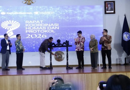 Wamendiktisaintek Dorong Humas Kampus Utamakan Sikap Memanusiakan Manusia