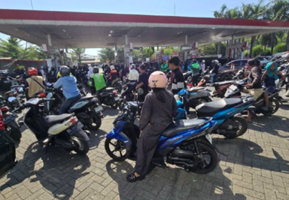 Menyoal Komunikasi Krisis Kelangkaan BBM di Makassar 