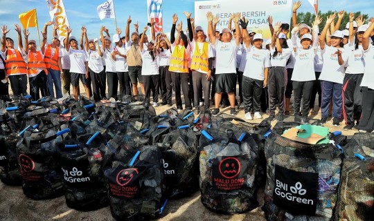BNI Beri Dukungan Sarana Pengelolaan Sampah untuk TPS3R Sekar Tanjung di Bali