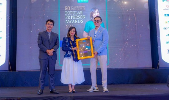 Fiona Sari Utami Corporate Secretary PTP Nonpetikemas, Raih Popular PR Person Awards di IPRS 2026