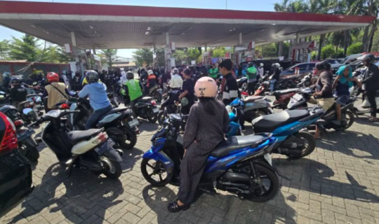 Menyoal Komunikasi Krisis Kelangkaan BBM di Makassar 