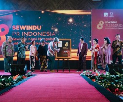 Refleksi Sewindu PR INDONESIA, Makin Kredibel dan Kontributif