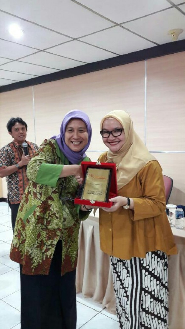 Yunita Virdianti, ICON PR INDONESIA 2017: “Out of The Box”