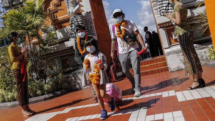 Setahun Pandemi: Merengkuh Kembali Kepercayaan Wisatawan
