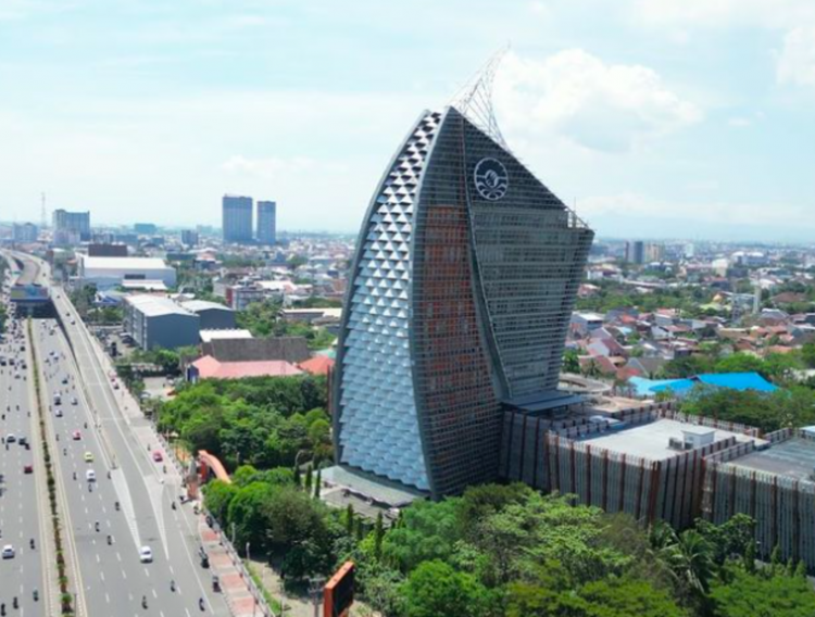 “Golden Hour” dalam Krisis, Belajar dari Kasus Dugaan Pelecehan Oleh Rektor UNM 