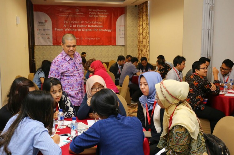 JAMPIRO #3, Resep Menulis Kreatif ala Jurnalis untuk PR