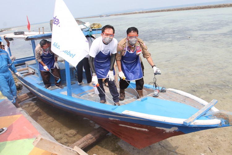 Berdayakan Komunitas Nelayan Menjaga Laut