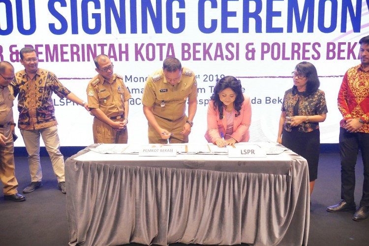 Tambah Usia, Perbanyak Kolaborasi