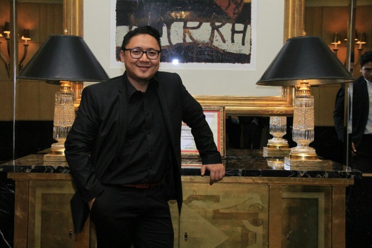 Denny Abidin, Telkomsel: Layaknya Penyerang  