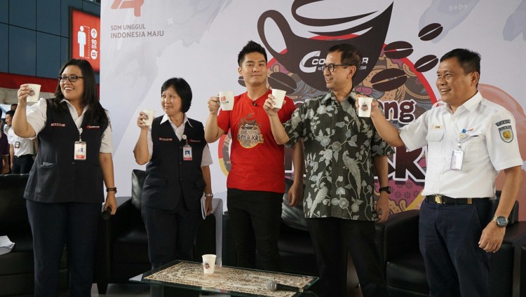 Bangun Kedekatan dari Secangkir Kopi 