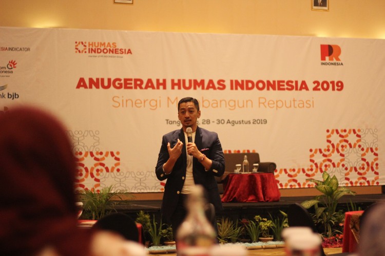 Sembilan Langkah Membangun Reputasi