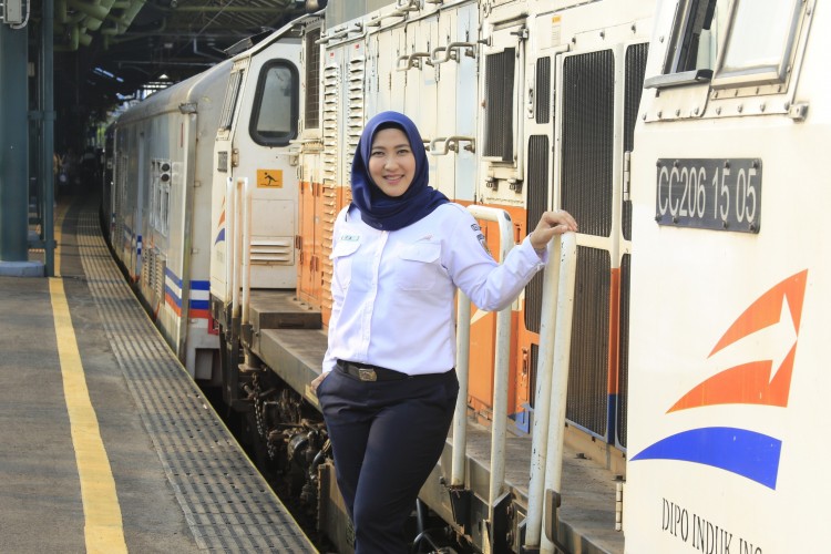 Eva Chairunnisa, KAI: Suka Tantangan