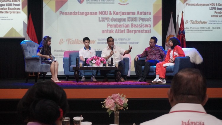 Haruskah Atlet Memiliki Keterampilan Berkomunikasi?