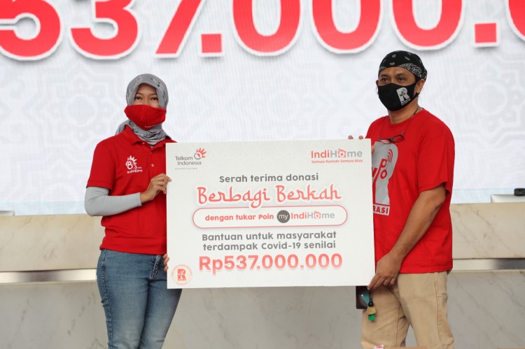 Berbagi Berkah, IndiHome Serahkan 3.000 Paket Sembako Senilai Rp 537 Juta kepada Masyarakat Terdampak COVID-19 