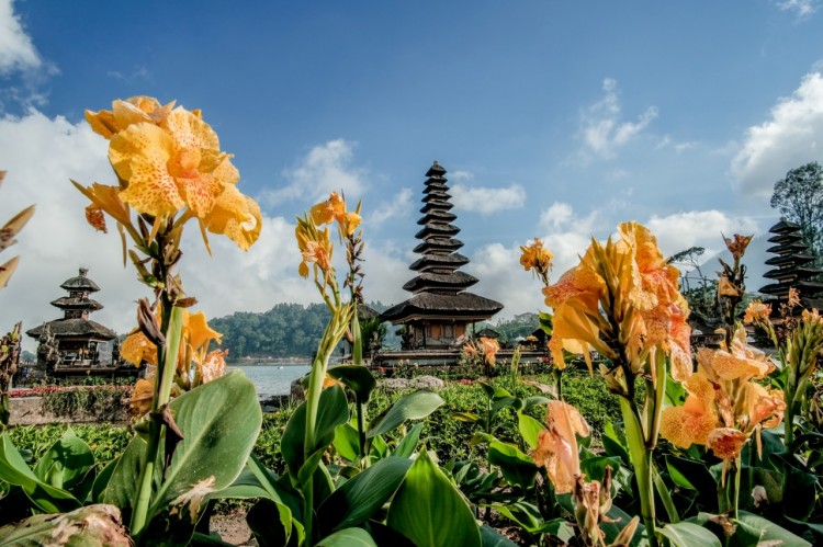 Membangun Mimpi Kembali Berwisata