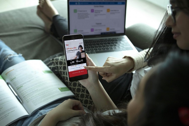Komitmen Telkomsel Melayani Negeri dengan Memberikan Manfaat di Setiap Fase Kehidupan