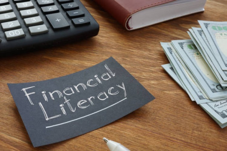 PR dan Literasi Keuangan