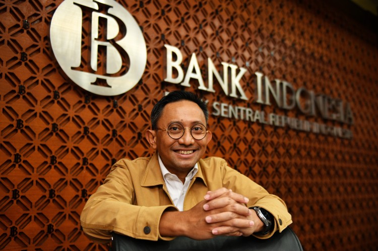 Junanto Herdiawan, Direktur Departemen Komunikasi BI: 