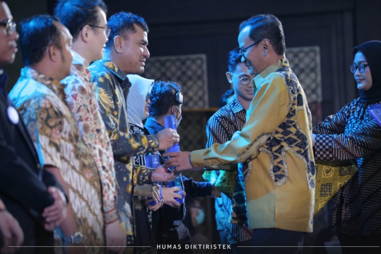 BNI Raih Anugerah Most Innovative Bank dari Diktiristek 