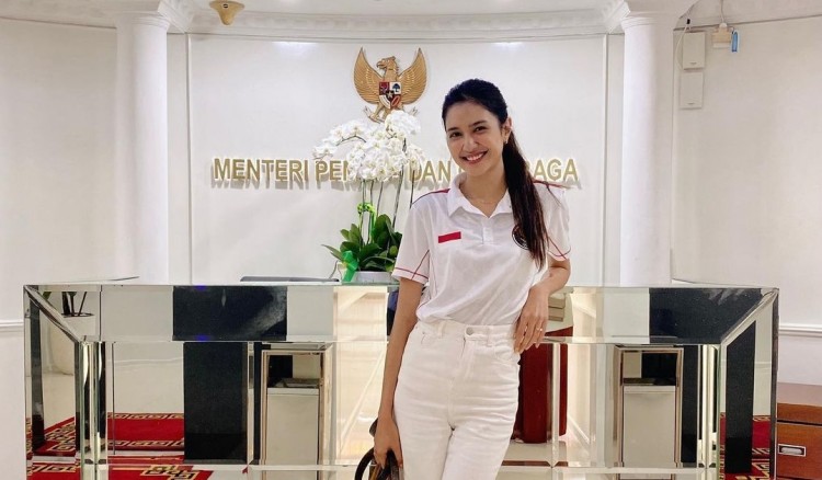 Mikha Tambayong, Artis Lulusan Harvard yang Jadi Tenaga Ahli Bidang Komunikasi Publik Kemenpora