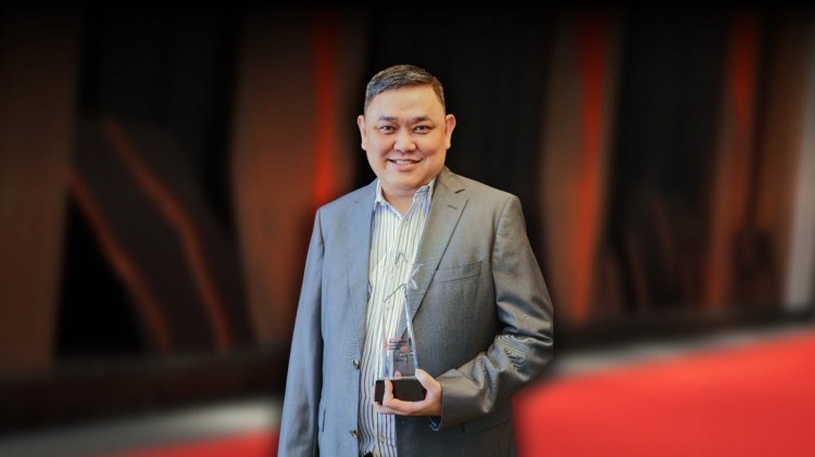 CIMB Niaga Angkat Trofi di Ajang Asian Management Excellence Awards 2025