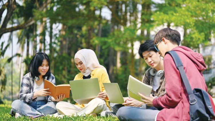 10 Universitas Terbaik di Indonesia untuk Kuliah Komunikasi dan PR 