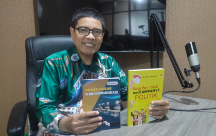 Kaprodi Ilkom Unismuh Makassar Terbitkan Dua Buku 
