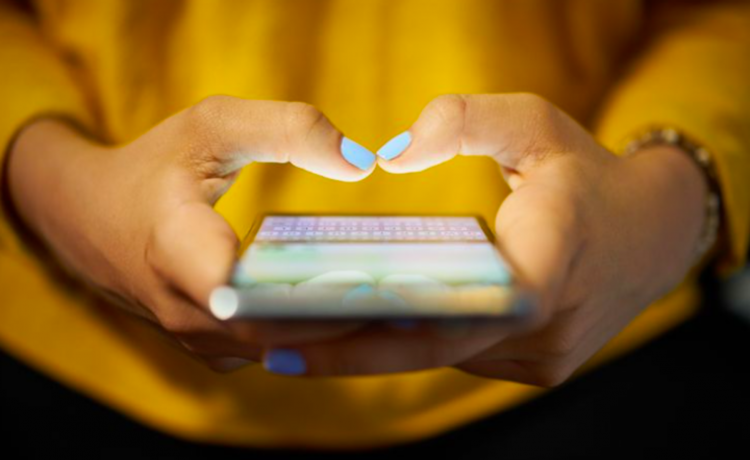Pentingnya Komunikasi Kesantunan dan Fenomena Disinhibisi di Ruang Virtual 