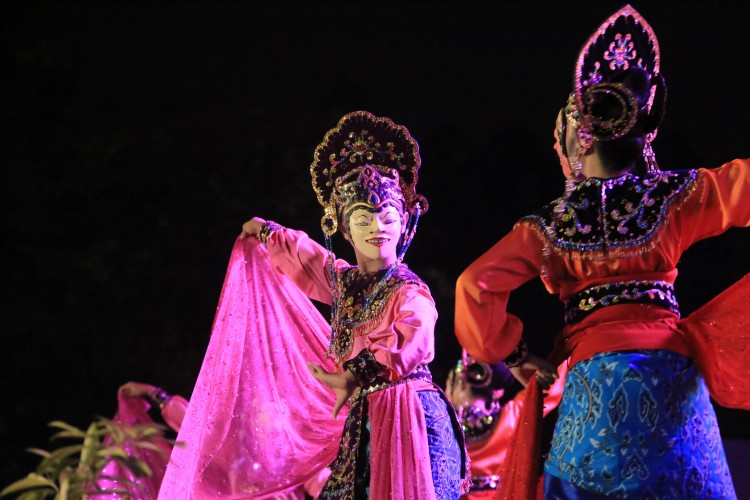 Tarian Kolosal Nyimas Melati Meriahkan Festival Budaya Nusantara III